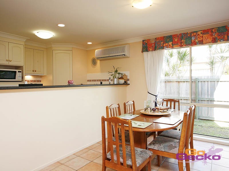 18 Clearmount Crescent, Carindale QLD 4152