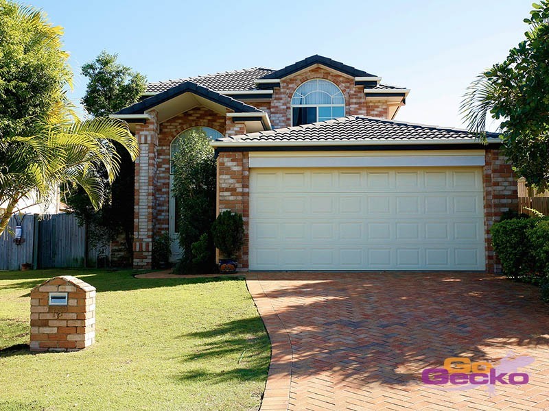 18 Clearmount Crescent, Carindale QLD 4152