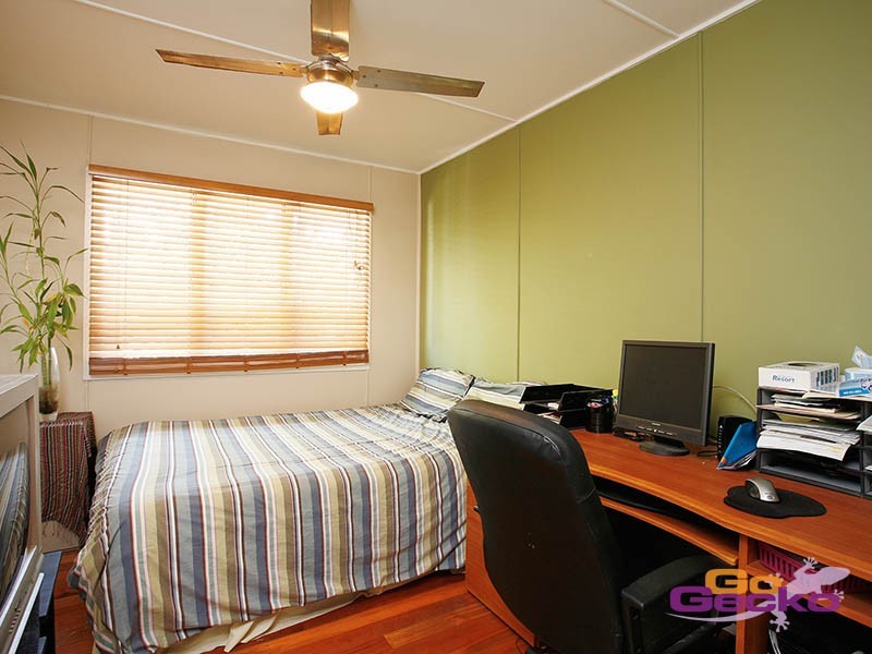 4 Arura Street, Mansfield QLD 4122