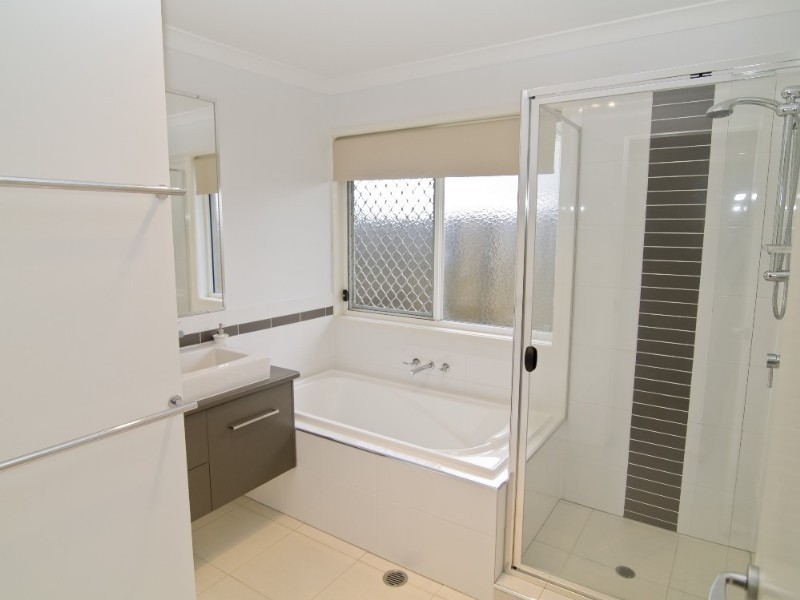 111 Salonica Road, Carina Heights QLD 4152