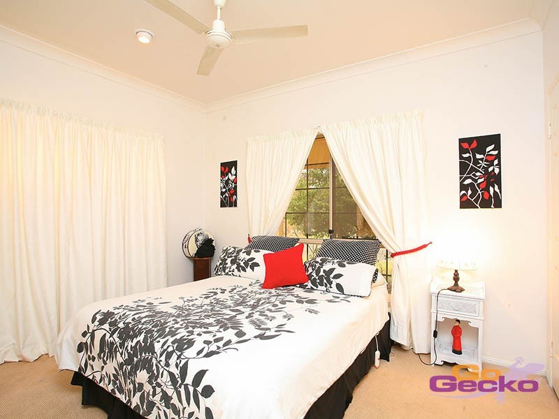 6 Pinnacle Place, Belmont QLD 4153