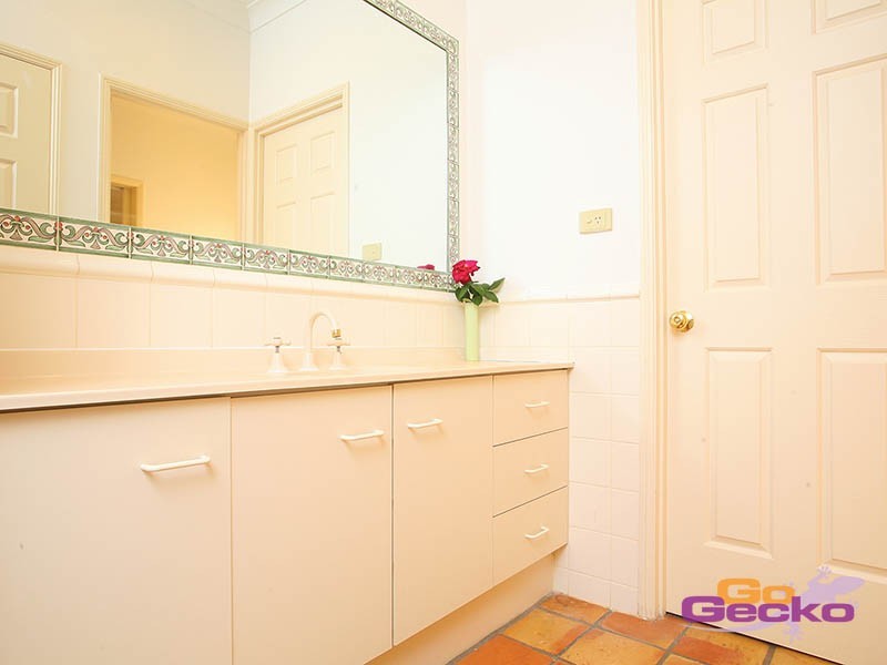 6 Pinnacle Place, Belmont QLD 4153