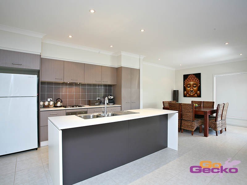 15/16 Surbiton ct, Carindale QLD 4152