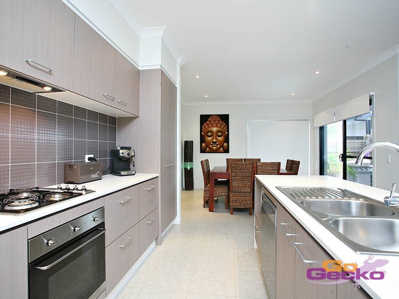 15/16 Surbiton ct, Carindale QLD 4152