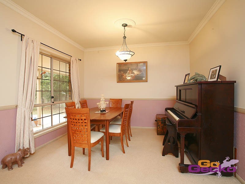 6 Pinnacle Place, Belmont QLD 4153