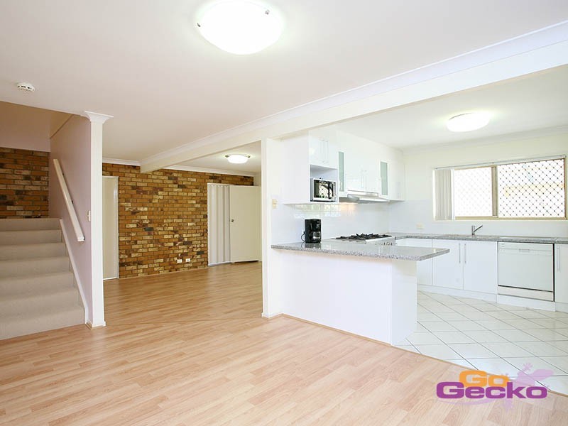 33 Banwell Crescent, Carindale QLD 4152