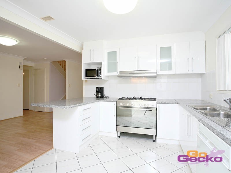 33 Banwell Crescent, Carindale QLD 4152