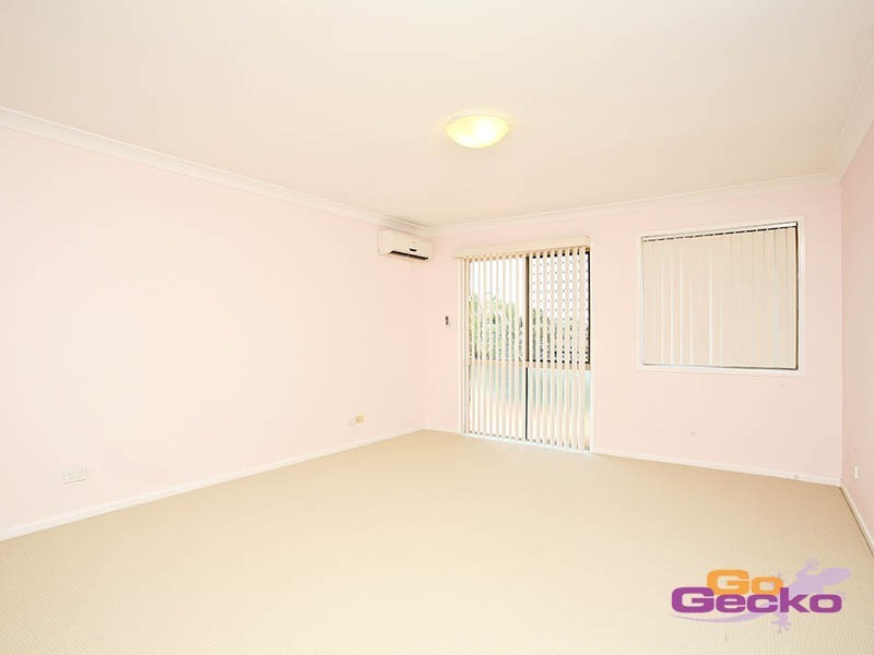 33 Banwell Crescent, Carindale QLD 4152