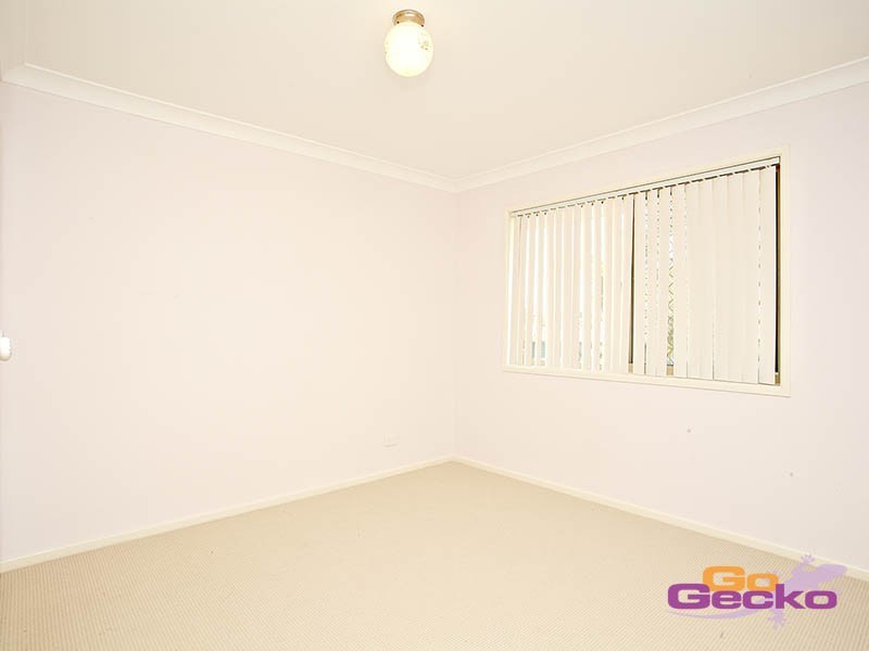 33 Banwell Crescent, Carindale QLD 4152