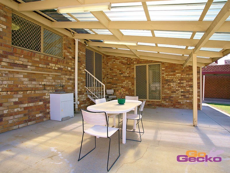 33 Banwell Crescent, Carindale QLD 4152