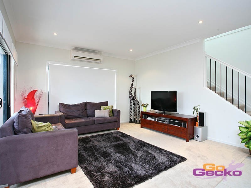 15/16 Surbiton Court, Carindale QLD 4152