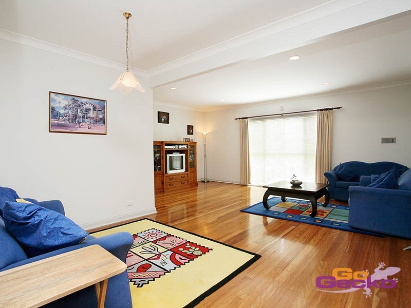 92 Donnington Road, Carindale QLD 4152