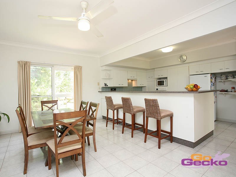 92 Donnington Road, Carindale QLD 4152