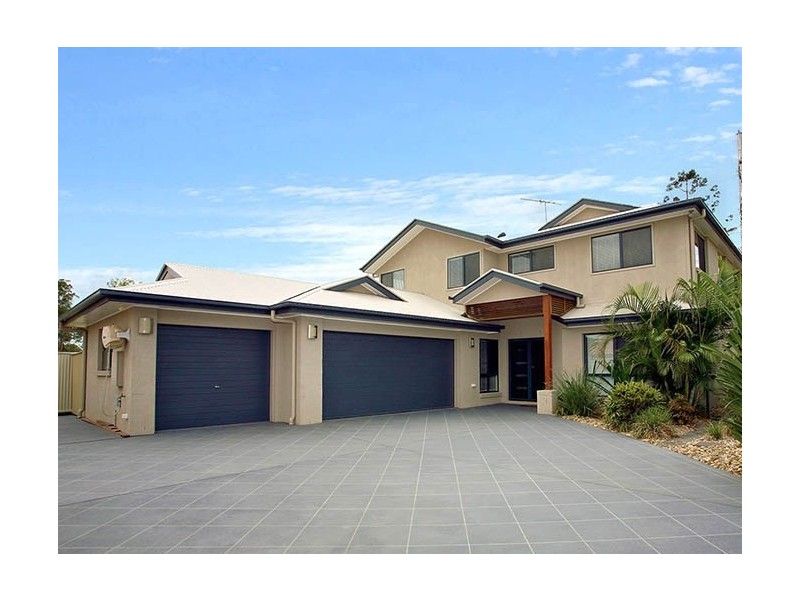 10 Holland Place, Carindale QLD 4152