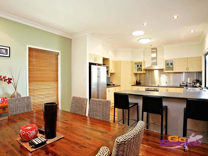 9 Spanish Court, Carindale QLD 4152