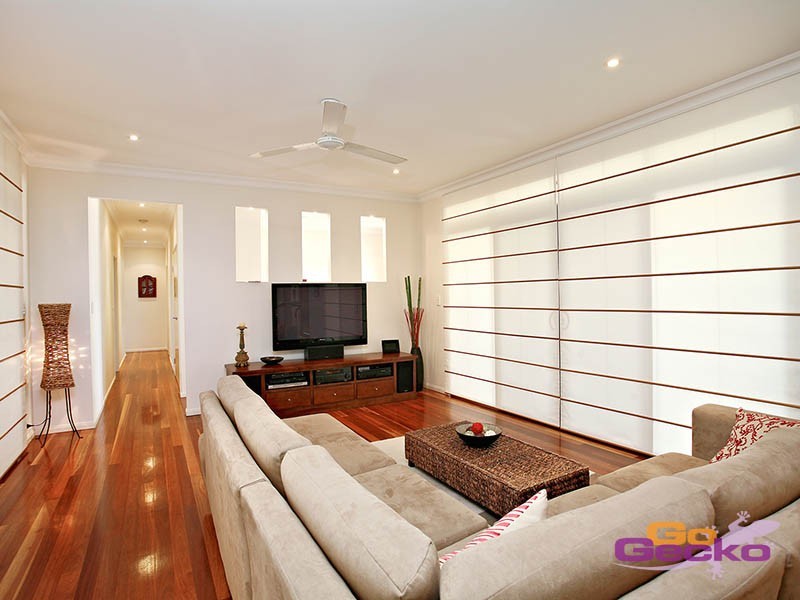 9 Spanish Court, Carindale QLD 4152