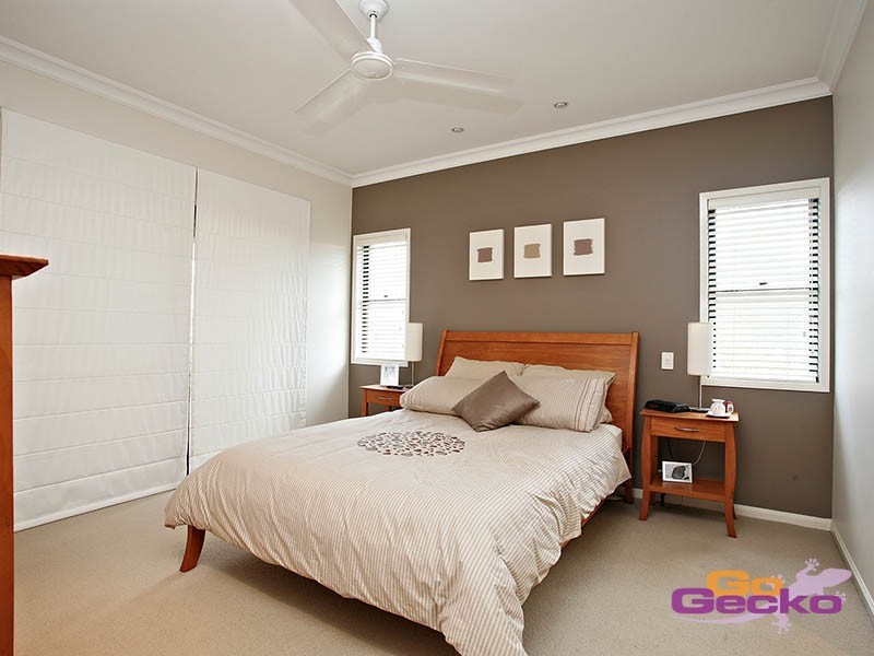 9 Spanish Court, Carindale QLD 4152