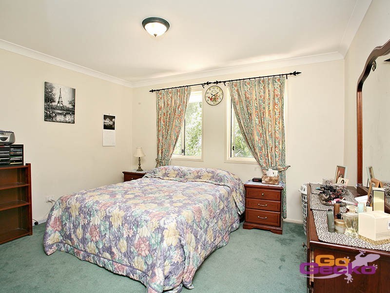 8 Ridgeview Street, Carindale QLD 4152