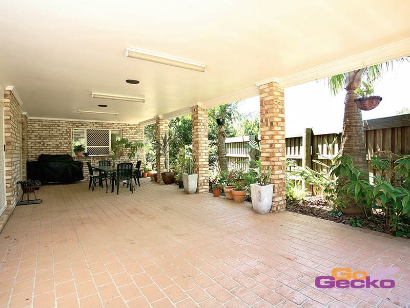 8 Ridgeview Street, Carindale QLD 4152