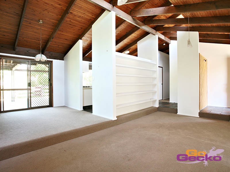 309 Winstanley Street, Carindale QLD 4152