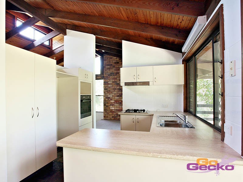 309 Winstanley Street, Carindale QLD 4152