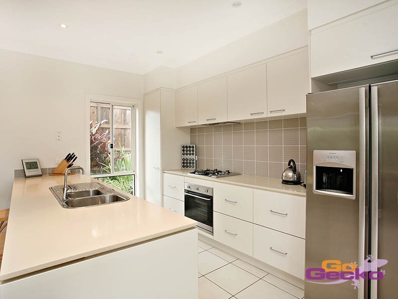 30 Hillcroft Place, Belmont QLD 4153