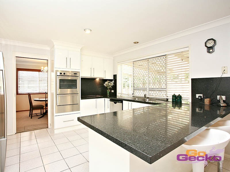 138 Kilmorey Street, Carindale QLD 4152