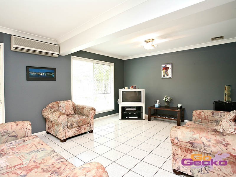 138 Kilmorey Street, Carindale QLD 4152