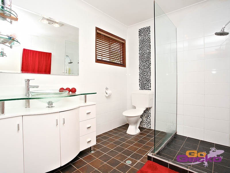 138 Kilmorey Street, Carindale QLD 4152