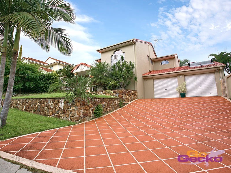 138 Kilmorey Street, Carindale QLD 4152