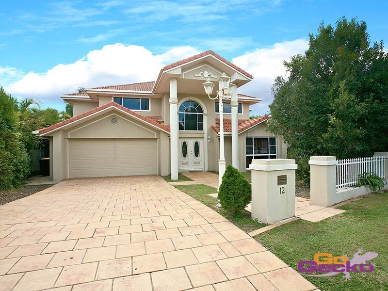 12 Newbury Place, Carindale QLD 4152