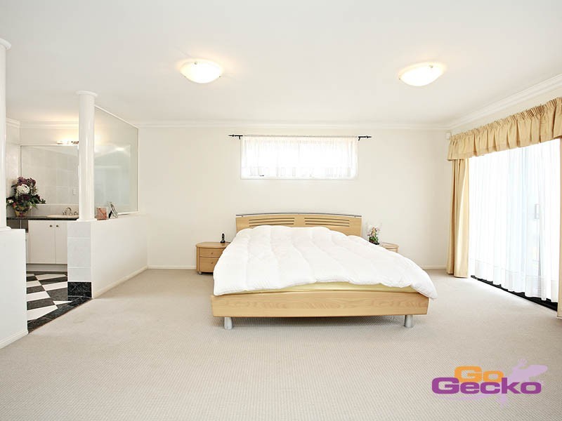 14 Conda Place, Carindale QLD 4152