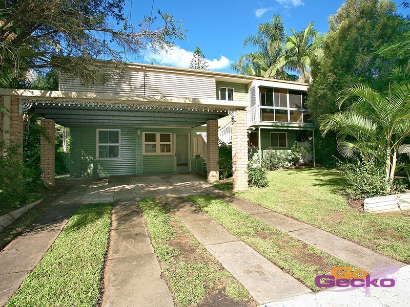 49 Pareena Crescent, Mansfield QLD 4122