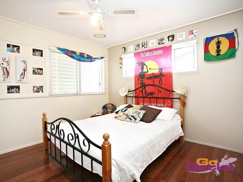 49 Pareena Crescent, Mansfield QLD 4122