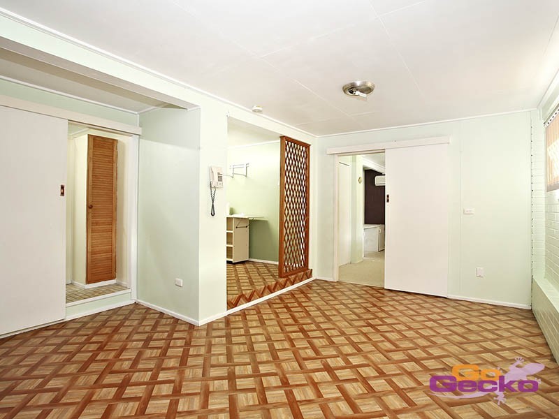 49 Pareena Crescent, Mansfield QLD 4122