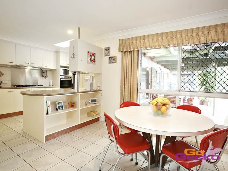 6 Nyleeta Court, Carindale QLD 4152