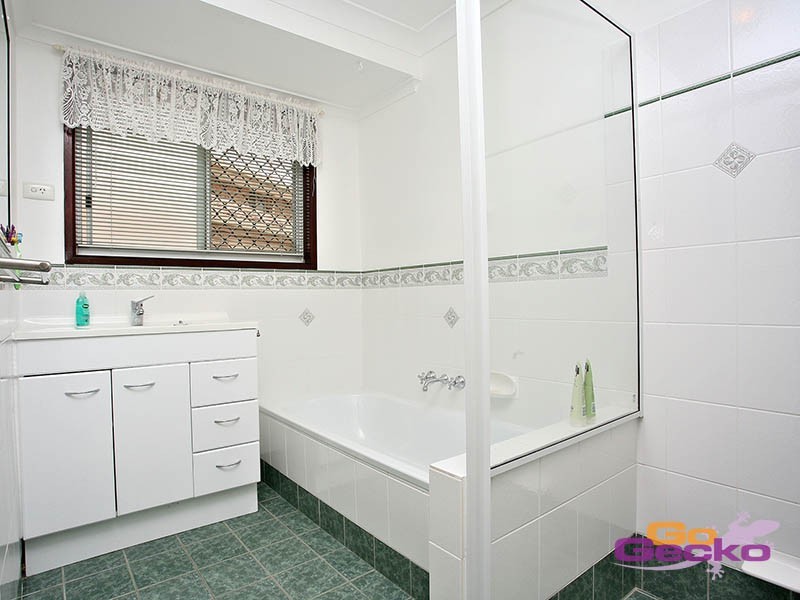 6 Nyleeta Court, Carindale QLD 4152