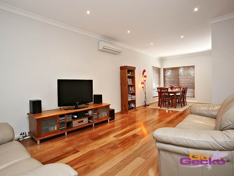 31 Hillcroft Place, Belmont QLD 4153