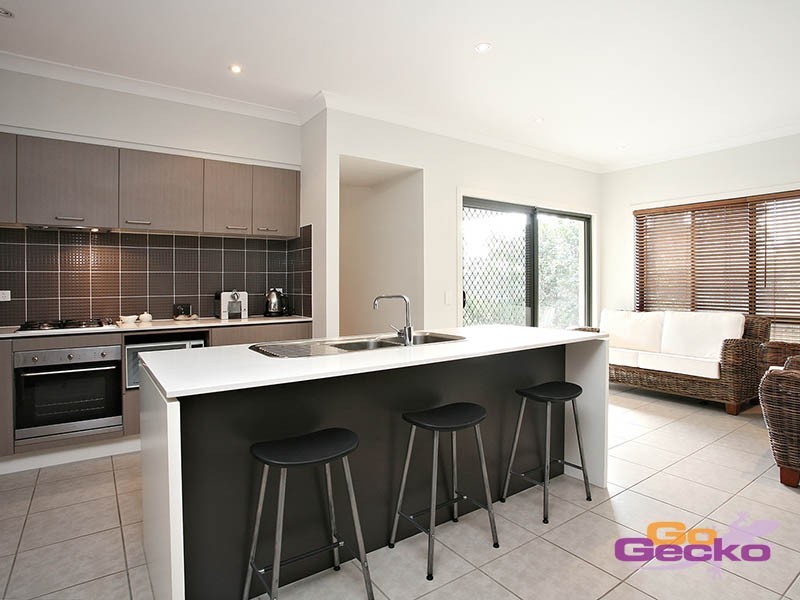 31 Hillcroft Place, Belmont QLD 4153