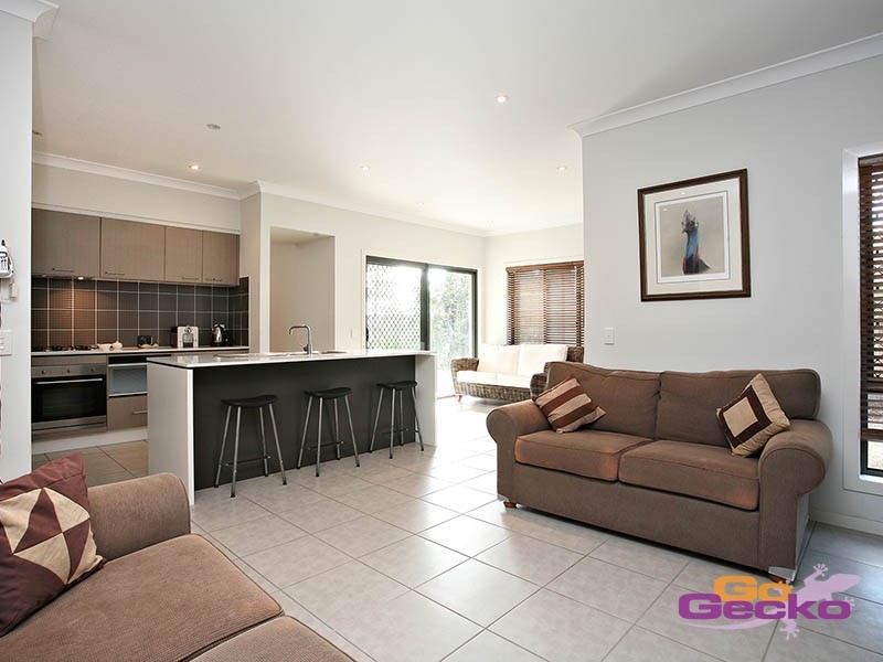 31 Hillcroft Place, Belmont QLD 4153