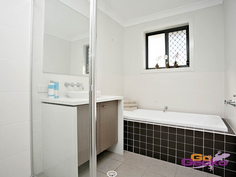 31 Hillcroft Place, Belmont QLD 4153