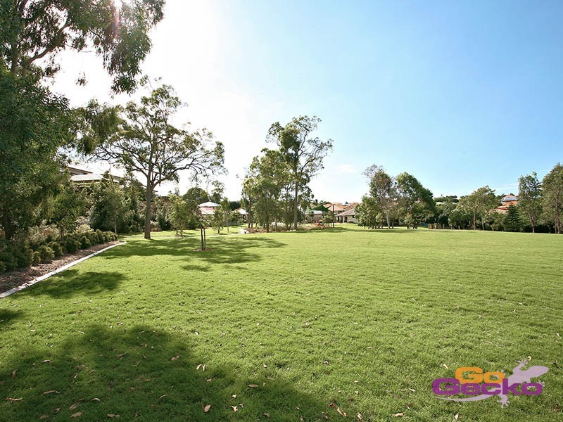 31 Hillcroft Place, Belmont QLD 4153