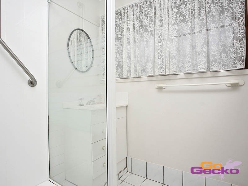 41 Meadowlands Road, Carindale QLD 4152