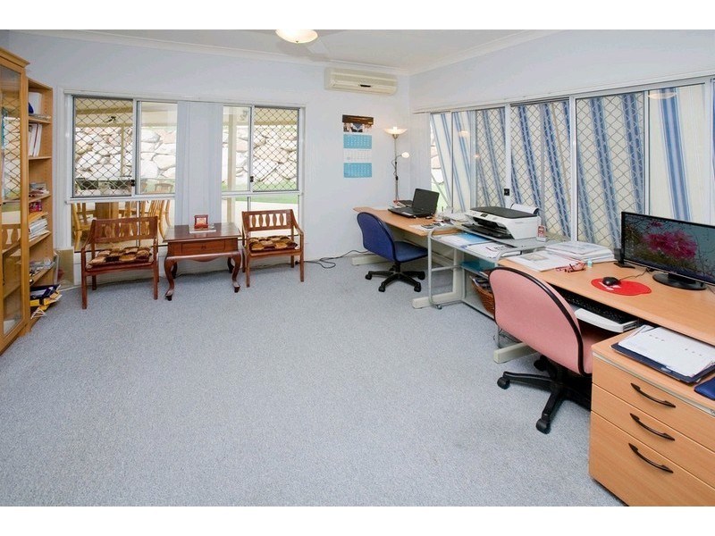 4 Brossard Court, Mansfield QLD 4122