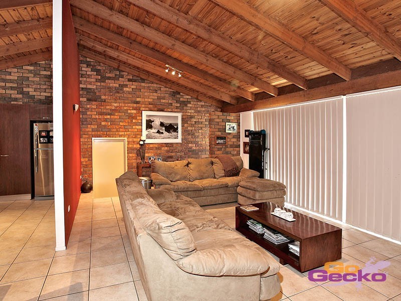 2 Hythe Street, Mansfield QLD 4122