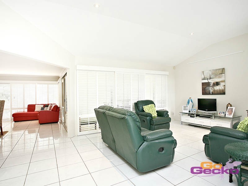 7 Renoir Court, Mackenzie QLD 4156