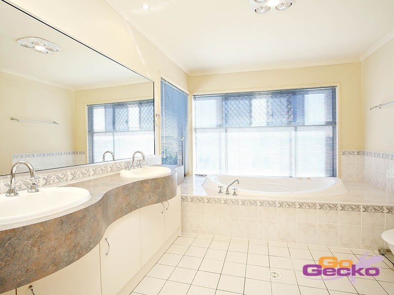 3 Juniper Place, Carindale QLD 4152