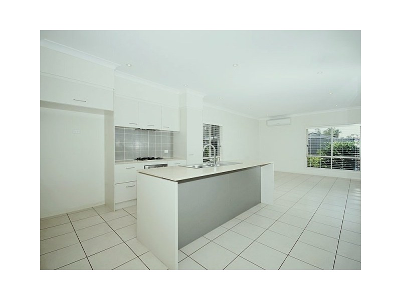 45 Hillcroft Place, Belmont QLD 4153