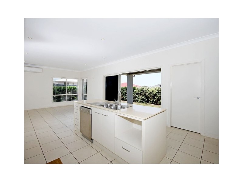 45 Hillcroft Place, Belmont QLD 4153