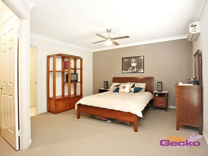 5 Piccadilly Place, Carindale QLD 4152